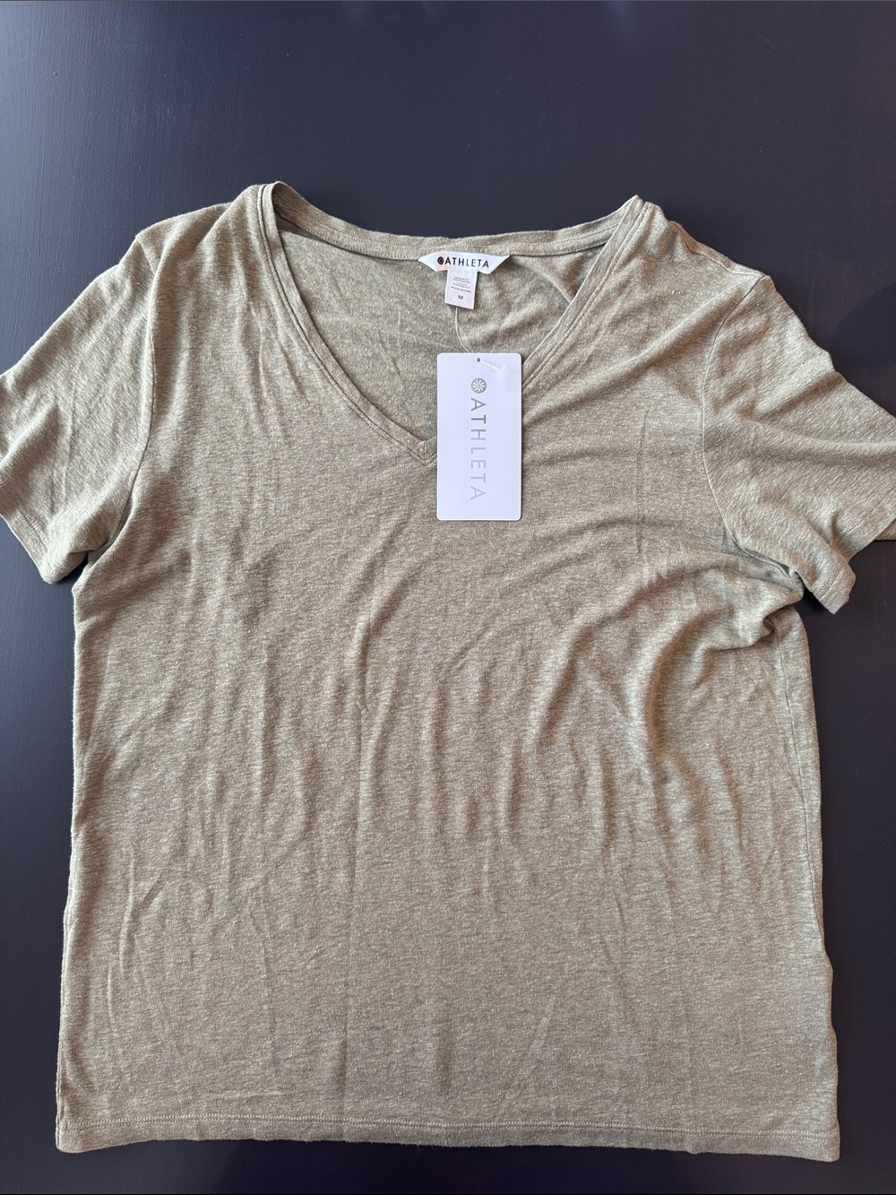 Athleta Getaway V-neck tee in olive.  NWT size M
